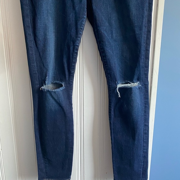 ✨HP✨ Gorgeous 7 for All Mankind Dark The Ankle Skinny wash distressed. S… - Picture 5 of 9